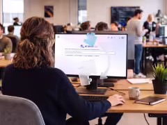 威聯通為 Qsirch 推出 AI 模式:利用 VLM / LLM 優化 NAS 內容搜索體驗