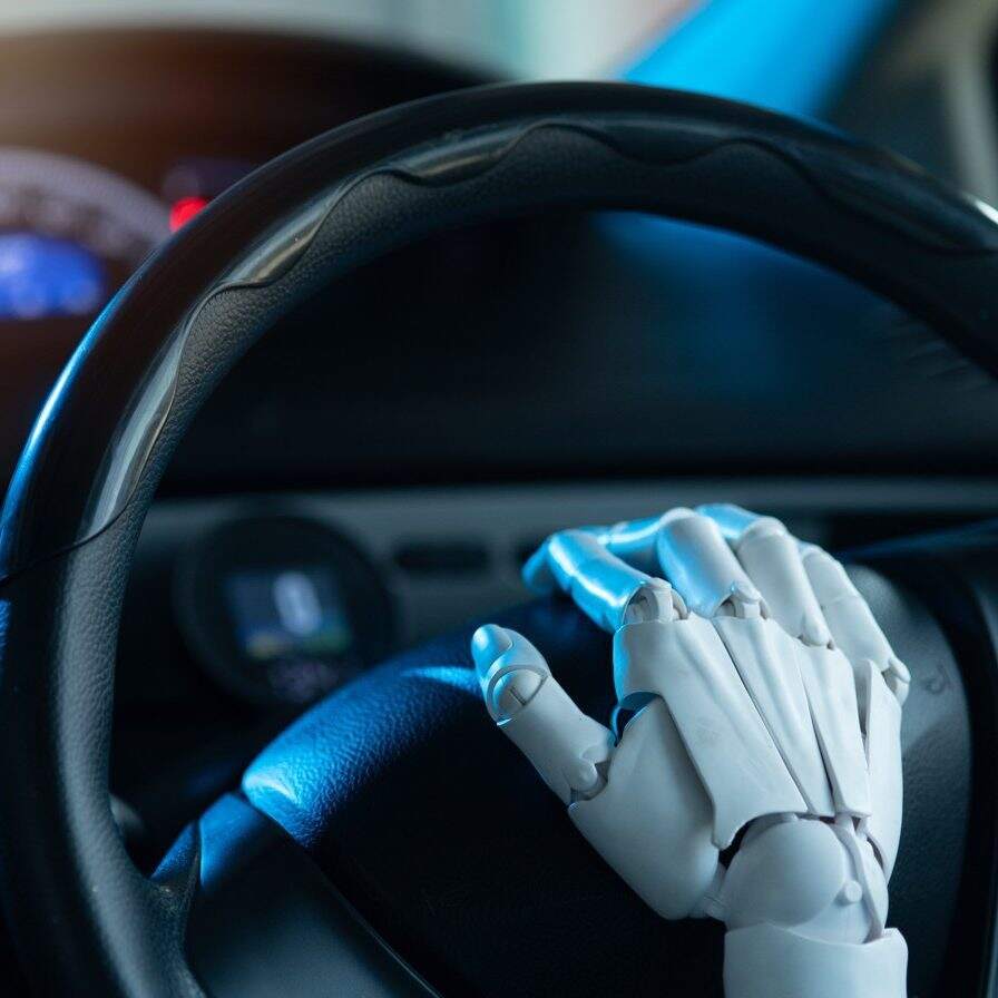 共生知行發佈人形機器人賽車Demo:以卡丁車測試雙足機器人的“全身智能”