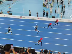 8.86 秒，人形機器人百米競速再次刷新紀錄